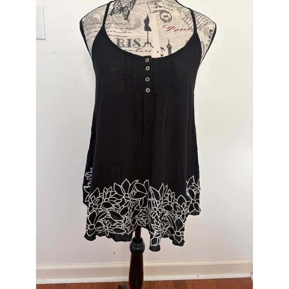 Xhilaration Women Black Floral Embroidered Henley Tank Top Size M, Whimsigoth,‎